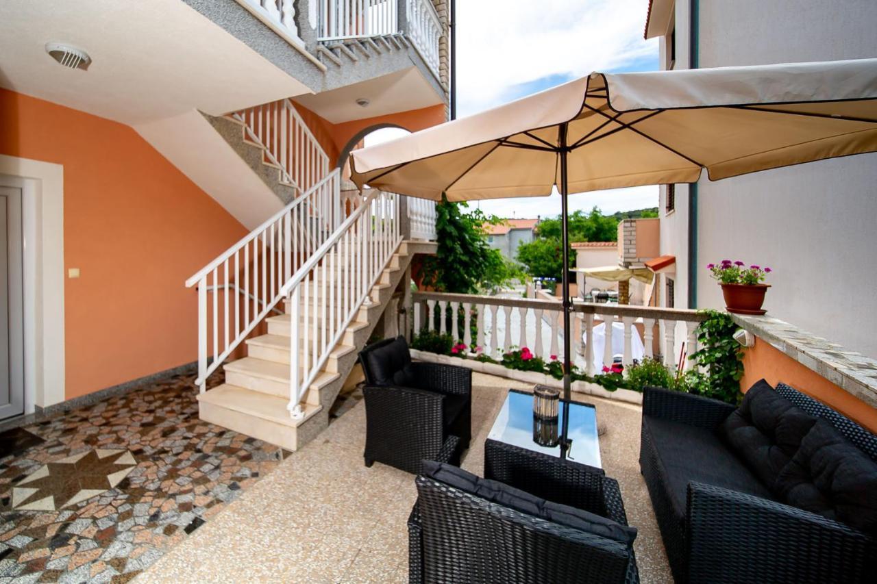 Kastell Apartments Lopar Extérieur photo