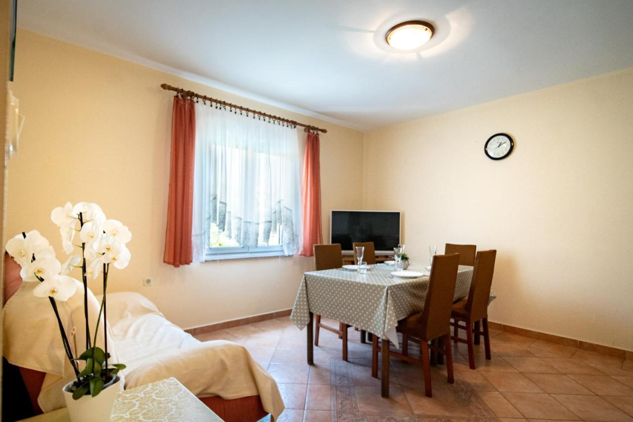 Kastell Apartments Lopar Extérieur photo