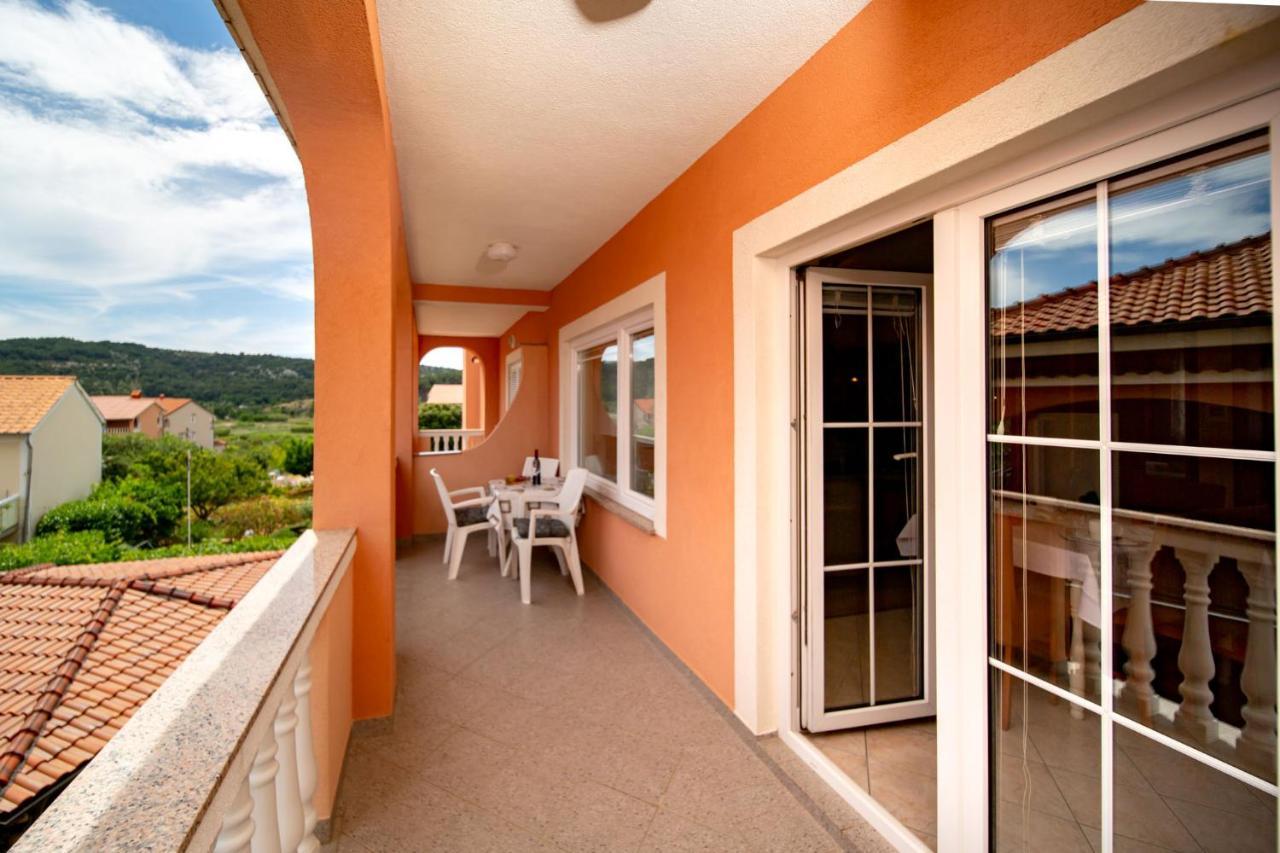 Kastell Apartments Lopar Extérieur photo