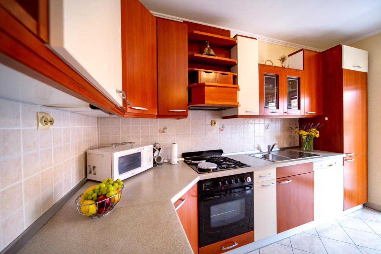 Kastell Apartments Lopar Extérieur photo