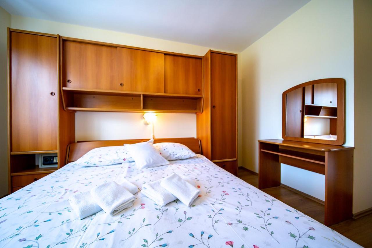 Kastell Apartments Lopar Extérieur photo
